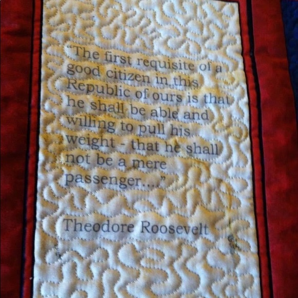 Handcrafted Mt. Rushmore quilted throw - Picture 3 of 8